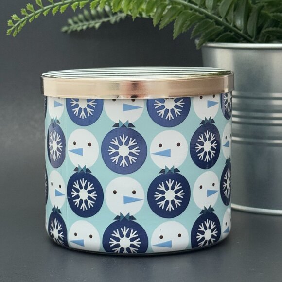 BBW Fresh Sparkling Snow Bath & Body Works 3 Wick Candle - Picture 2 of 10